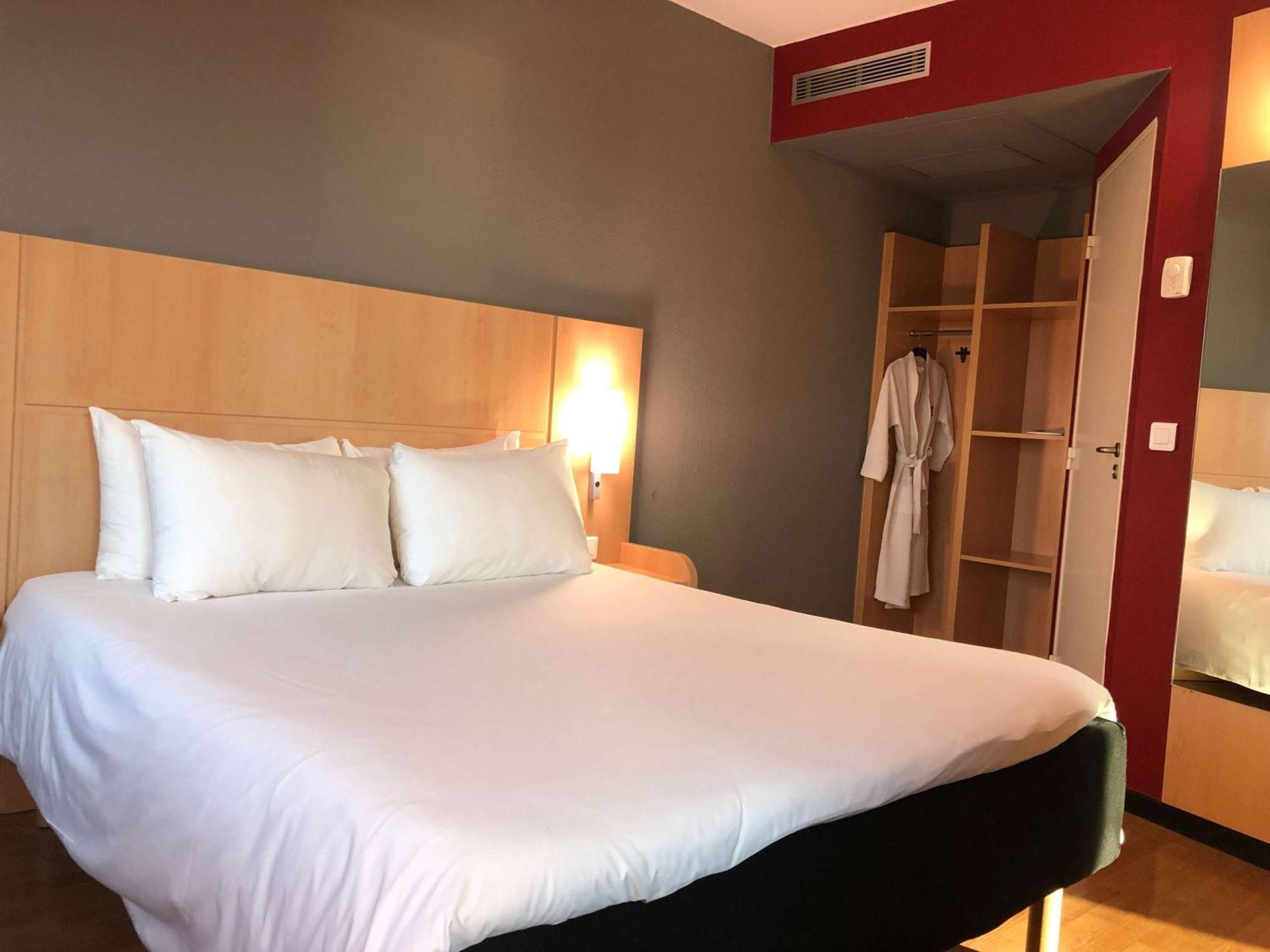 Готель Ibis Antananarivo Ankorondrano Екстер'єр фото