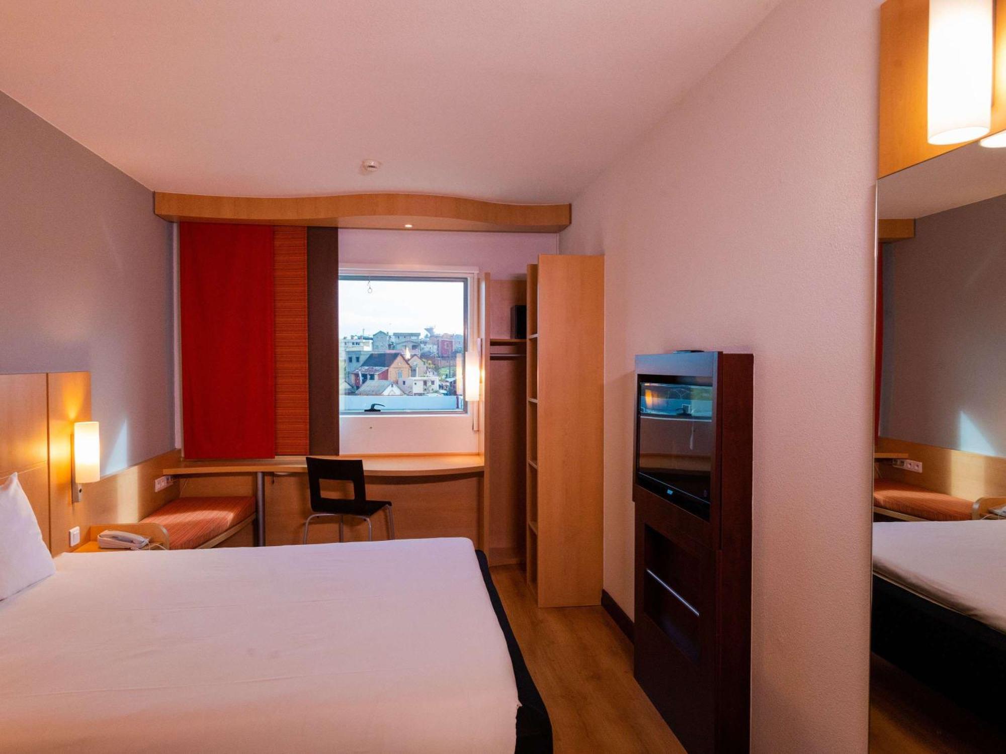 Готель Ibis Antananarivo Ankorondrano Екстер'єр фото